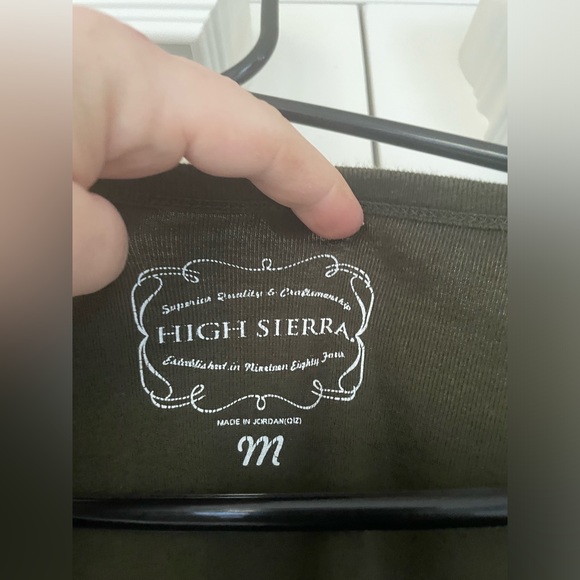 High Sierra long sleeve tee. Green. Women’s medium. Cute. Fitted.‎ - Picture 3 of 5